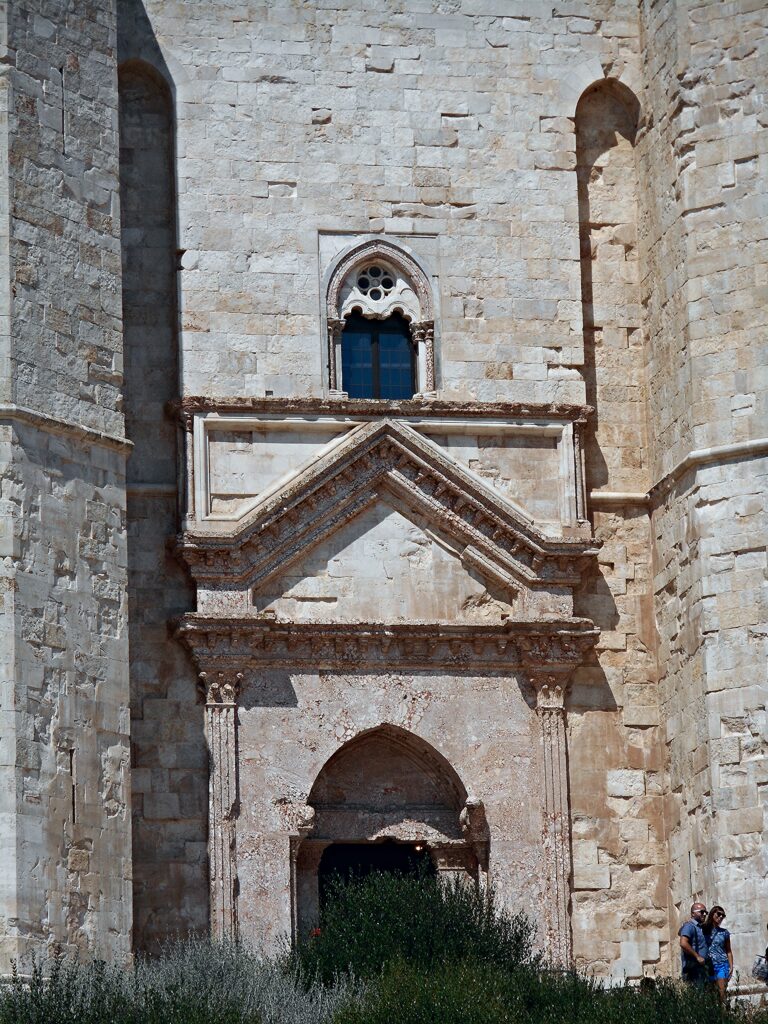 castel del monte ingresso