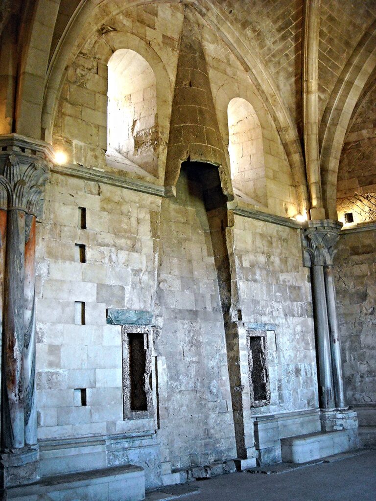 castel del monte interno